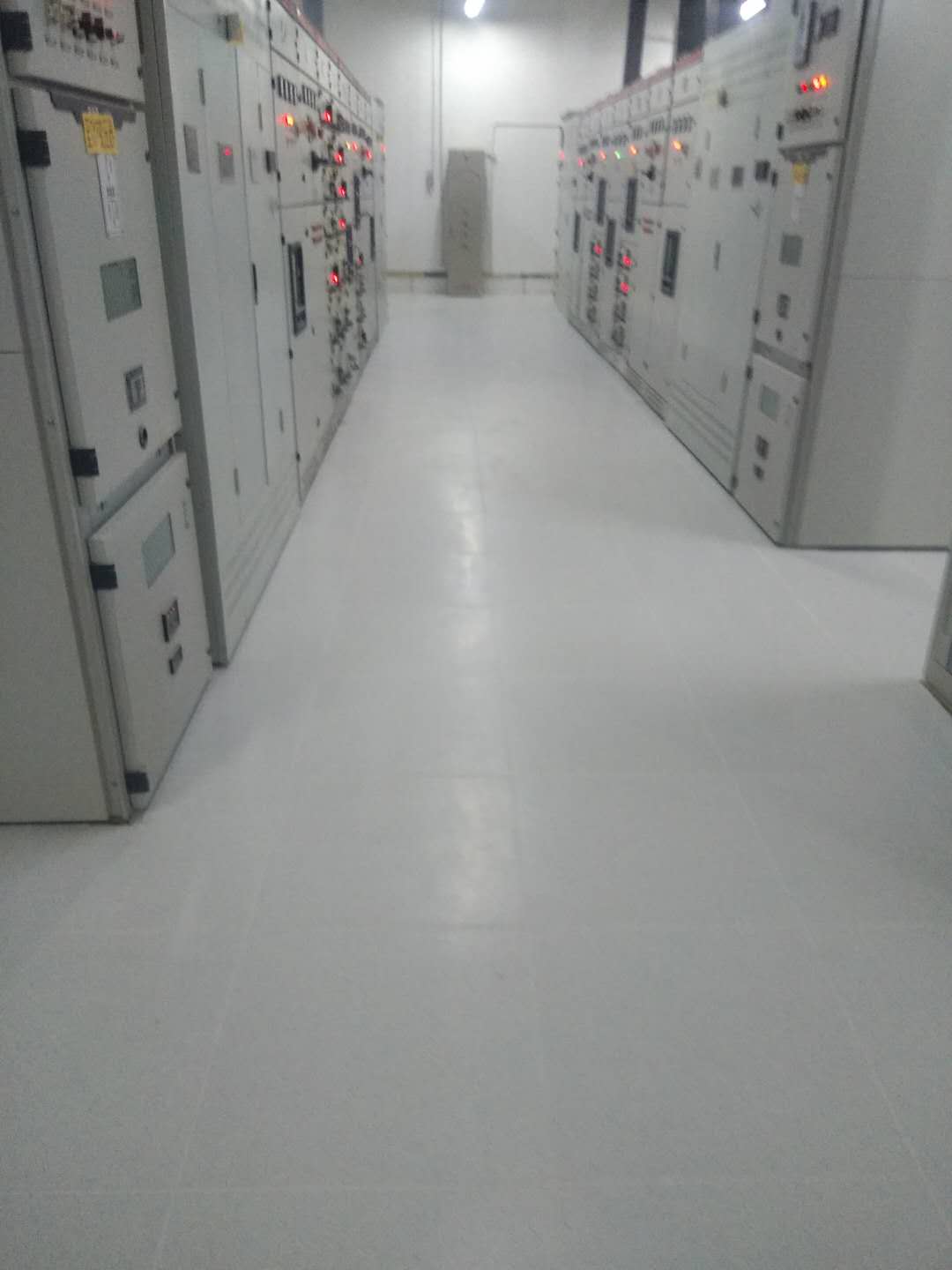 硫酸鈣防靜電地板如何才能對機房降低能源消耗呢? 硫酸鈣防靜電地板如何才能對機房降低能源消耗呢?